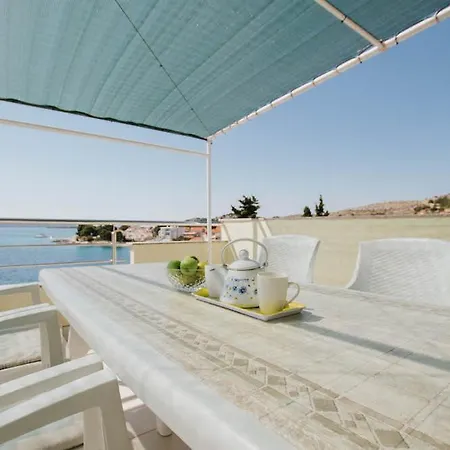 شقة Relax 2 *