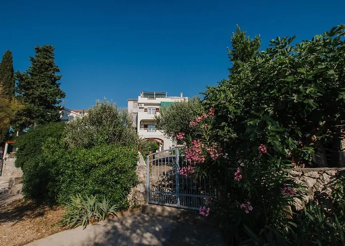 Relax 2 アパート *